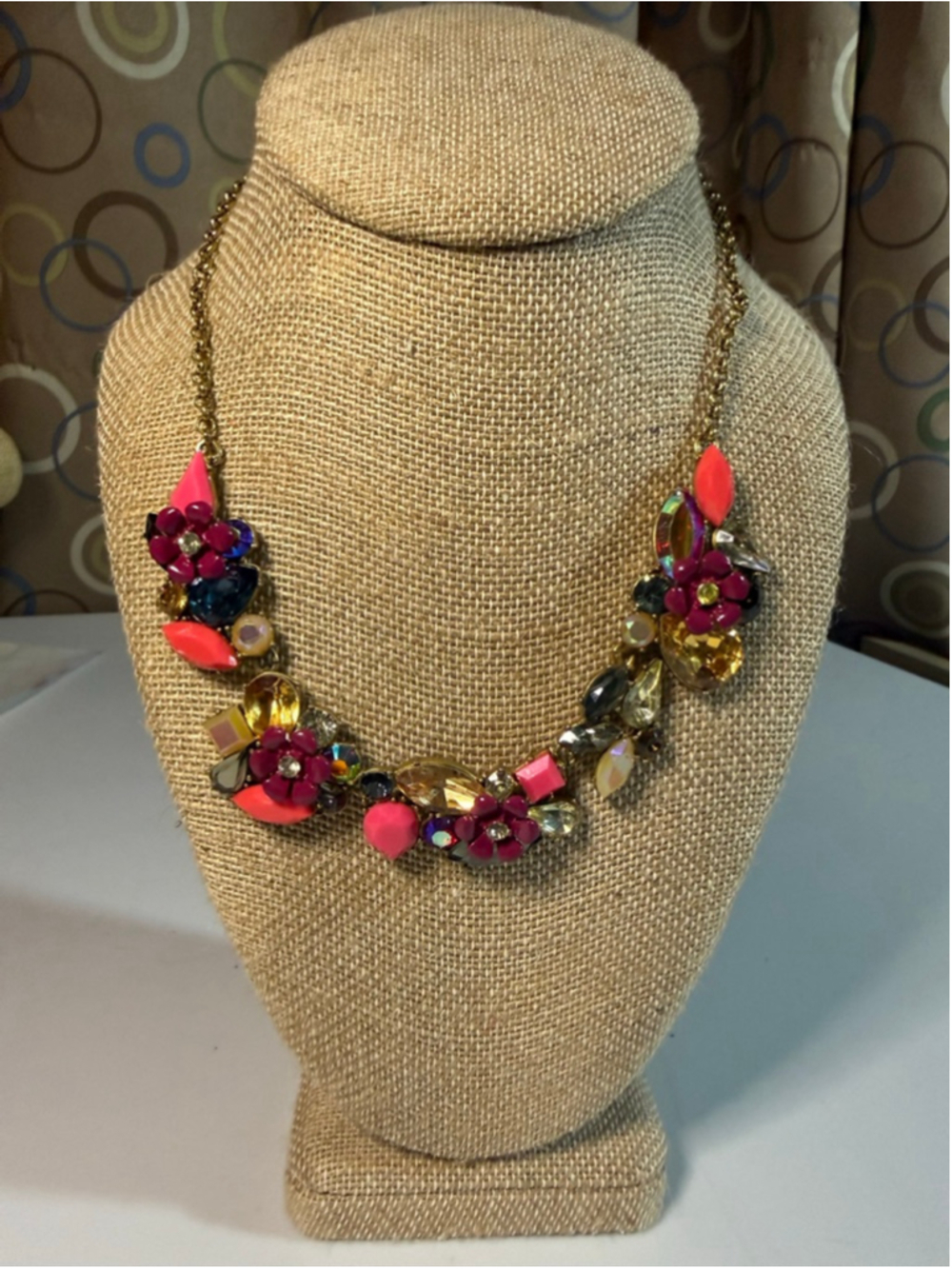 Vintage Y2K Retired Women's J.Crew One Size Gold & Pink Statement Necklace